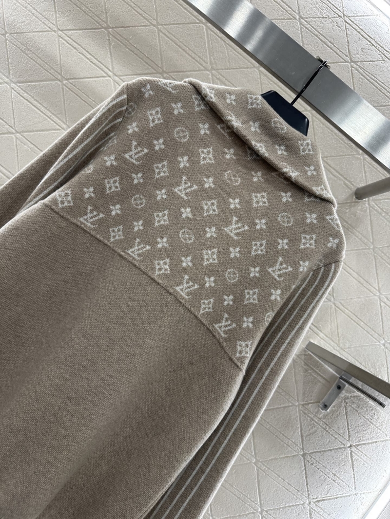 l0vis Vvtt0n sweaters